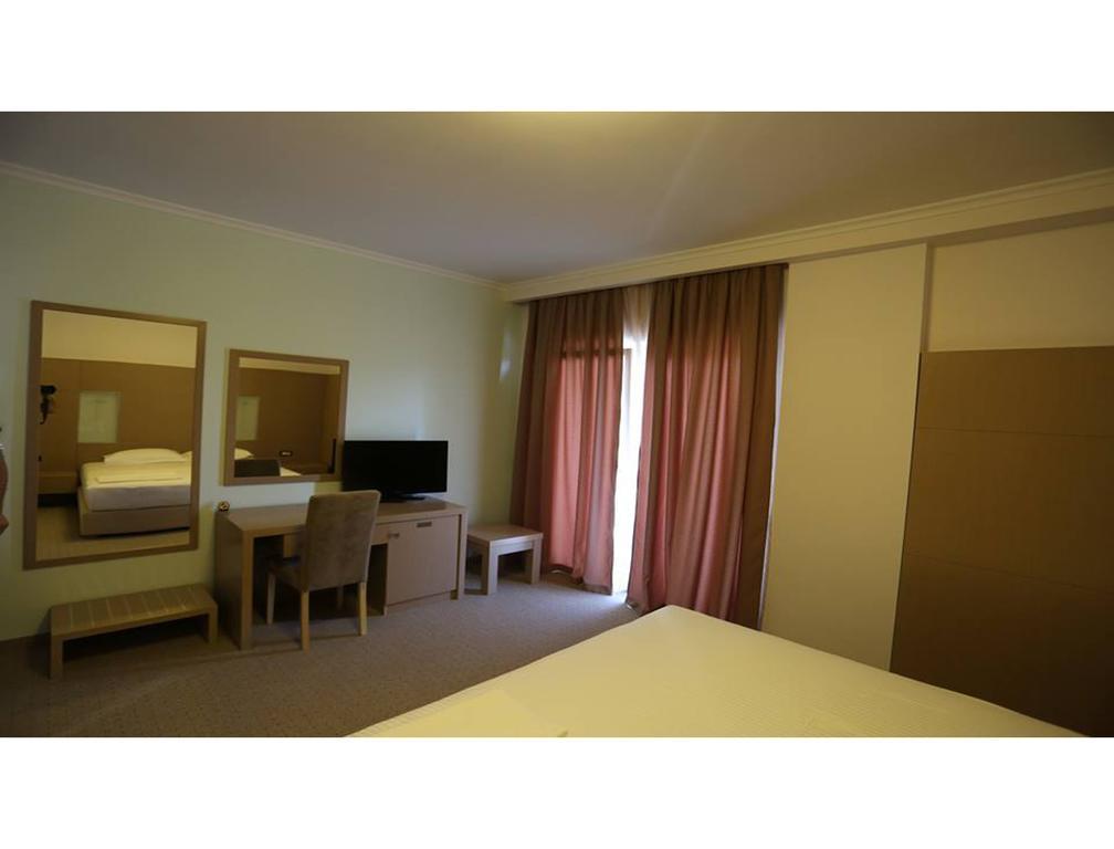 Hotel Voloreka Tushemisht Oda fotoğraf