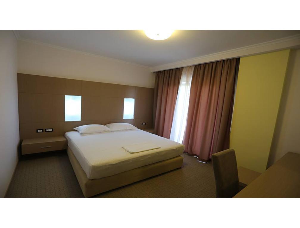 Hotel Voloreka Tushemisht Oda fotoğraf