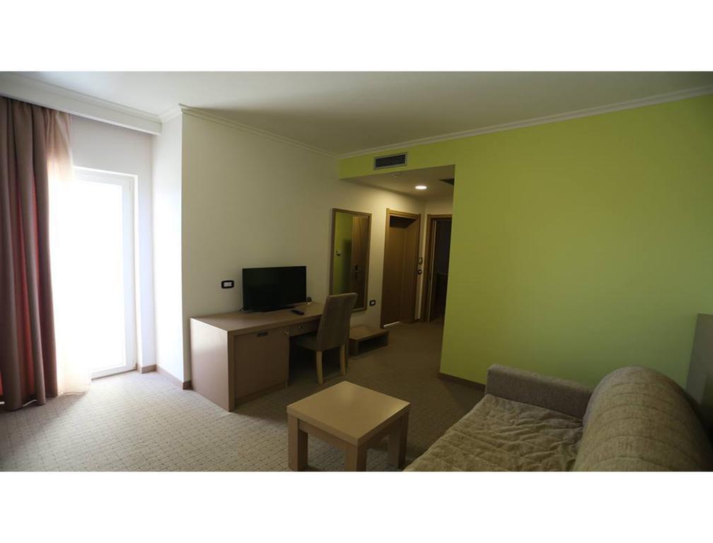 Hotel Voloreka Tushemisht Oda fotoğraf