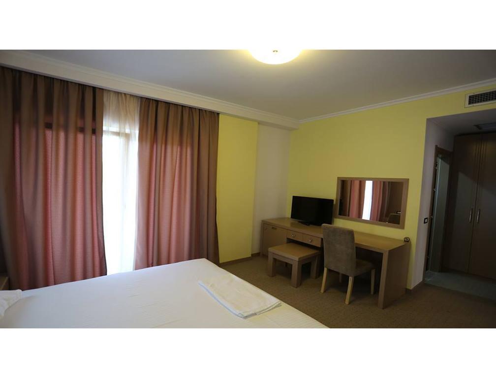 Hotel Voloreka Tushemisht Oda fotoğraf