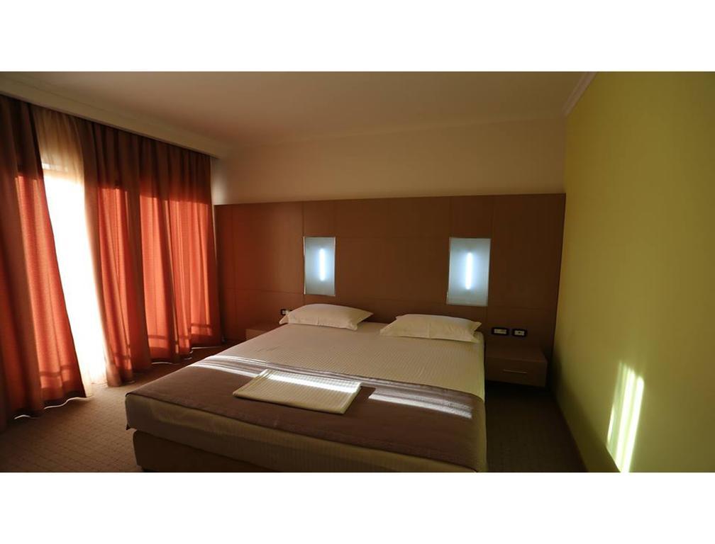 Hotel Voloreka Tushemisht Oda fotoğraf