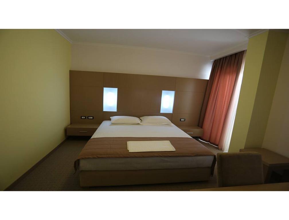 Hotel Voloreka Tushemisht Oda fotoğraf