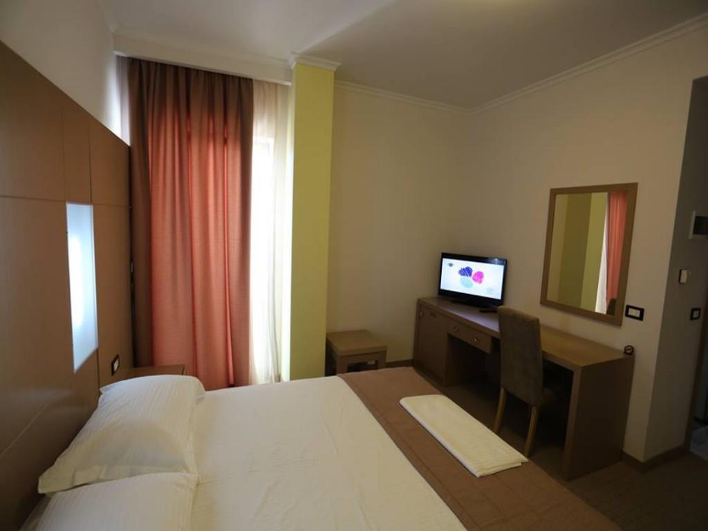 Hotel Voloreka Tushemisht Dış mekan fotoğraf