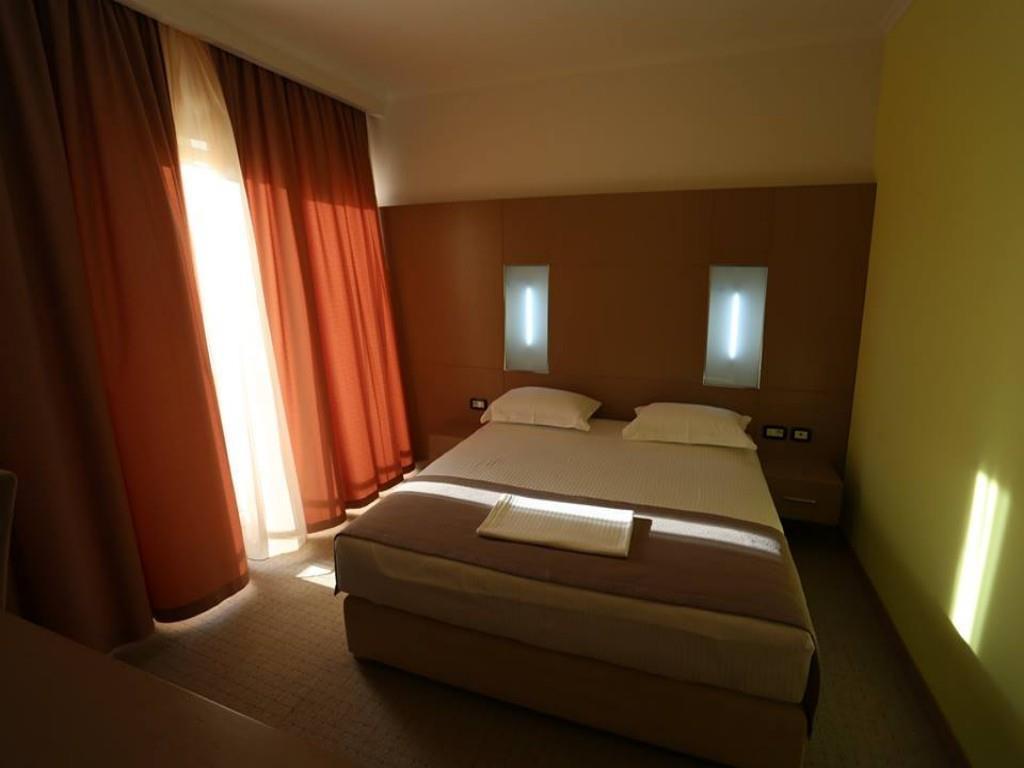 Hotel Voloreka Tushemisht Dış mekan fotoğraf